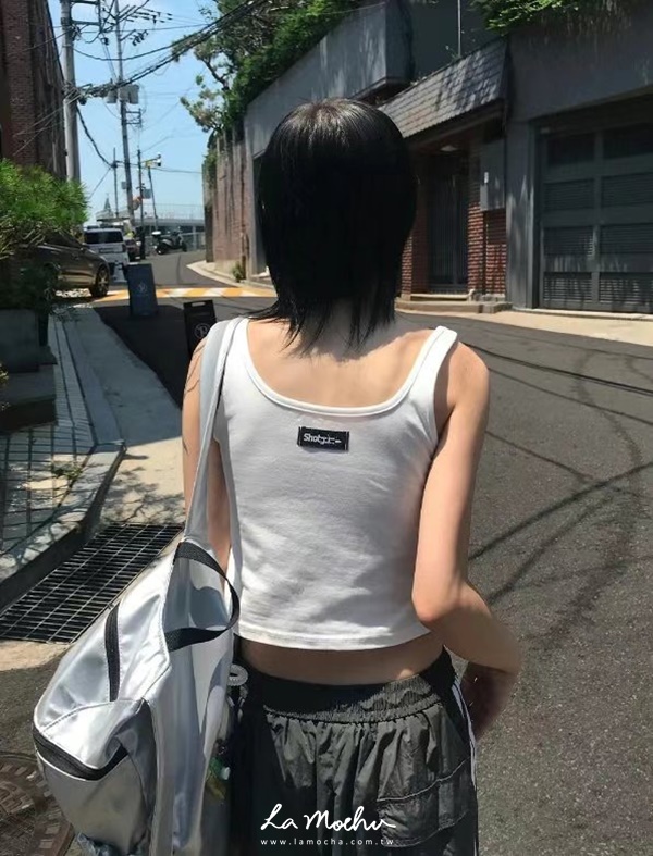 洗標正反兩穿方領背心